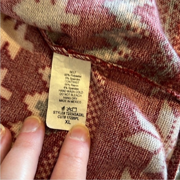 Super soft Holiday Cardigan - Picture 5 of 6